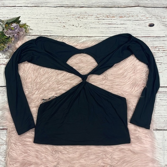 NWT Ser.o.ya Ellis Twist Front Crop Top in Black - Picture 2 of 9